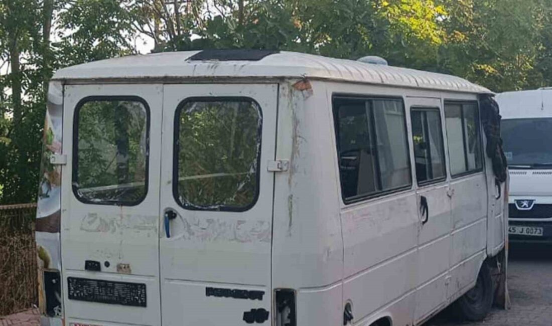 Manisa İl Emniyet Müdürlüğü, Okul Çevrelerindeki Atıl Araçları Topladı 45