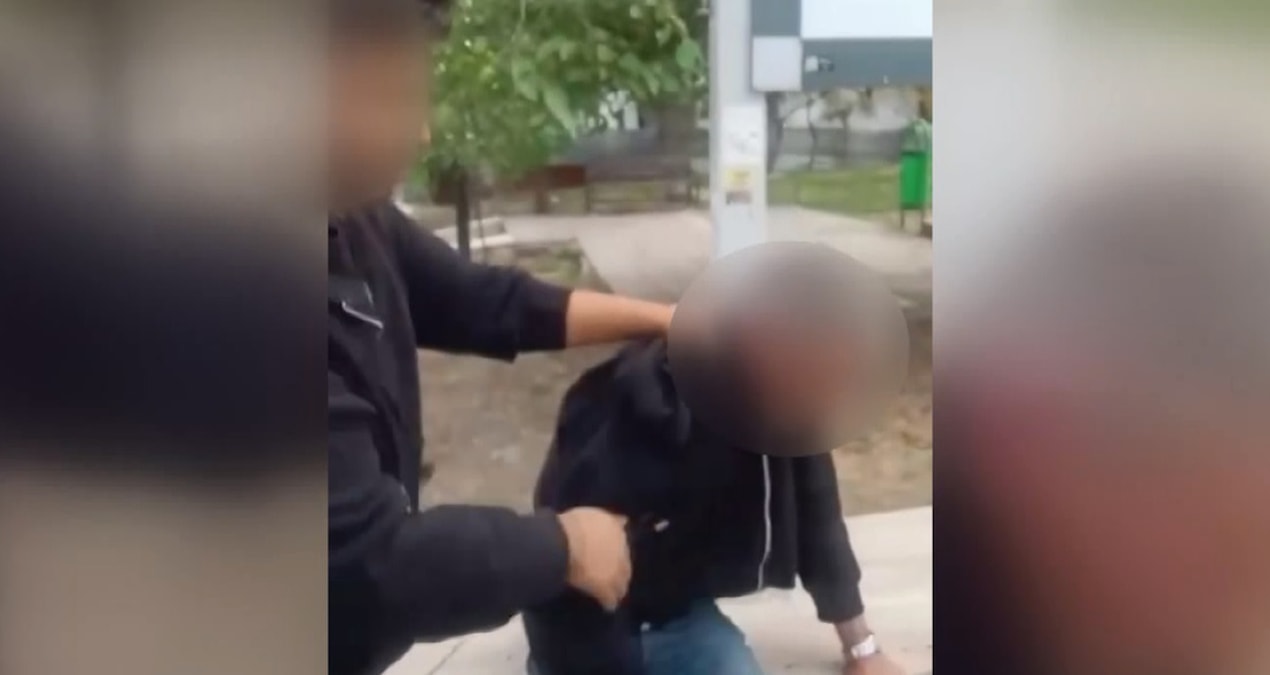 Okul Onunde Yakalanip Masturbasyon Yapan Sahis