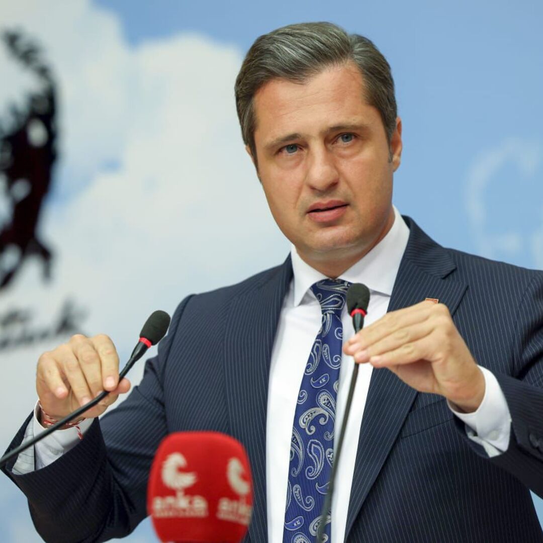 Okullari Pislik Icinde Birakan MEBi Cumhurbaskanligi Iletisim Baskanligi Kinadi
