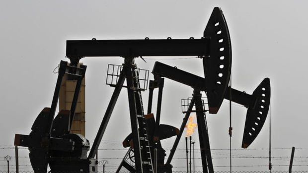 İsrail ve İran Arasındaki Gerilim Petrol Fiyatlarını Etkiliyor Petrol Fiyatları