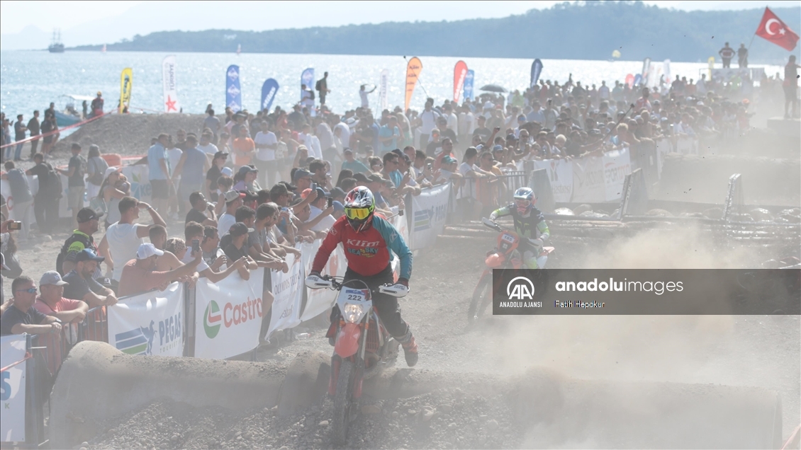 Plaj Etabiyla Baslayan Sea To Sky Enduro Motosiklet Yarisi Heyecani