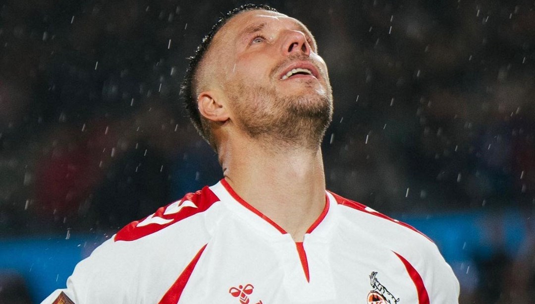 Lukas Podolski Futbol Kariyerine Son VerdiHaberin BaşlıklarıLukas Podolski Futbol Kariyerine
