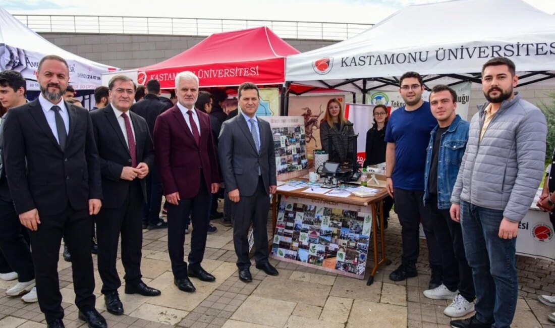 Kastamonu Üniversitesi Öğrenci Toplulukları Tanıtım Günleri Rektör Topal’ı AğırladıHaberin BaşlıklarıKastamonu