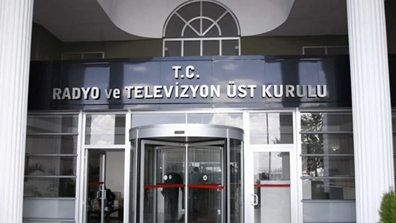 RTÜK, Kızıl Goncalar ve Kızılcık Şerbeti Dizilerine İnceleme Başlattı RTÜK’ün