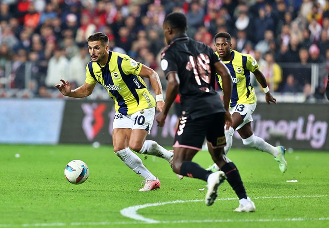 Samsunspor'un Golünde İrfan Can Kahveci'ye Yapılan Faul Tartışması - Son Dakika Spor Haberleri Trio ekibi noktayı koydu: Samsunspor'un golü öncesi İrfan Can Kahveci'ye faul yapıldı mı? - 1. Foto