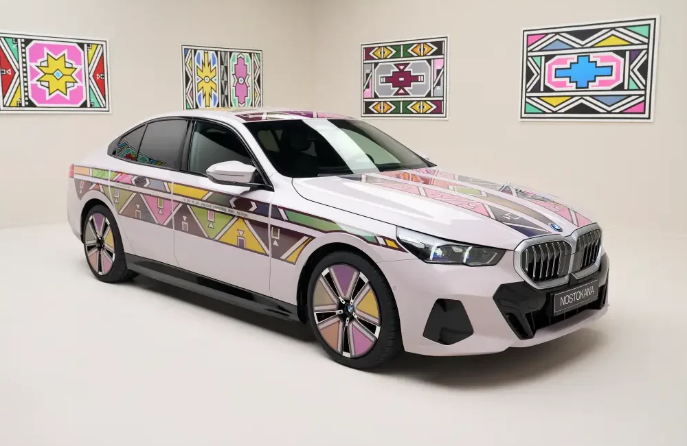 BMW i5 Flow NOSTOKANA: Sanat ve Teknolojiyi Buluşturan Eşsiz Bir