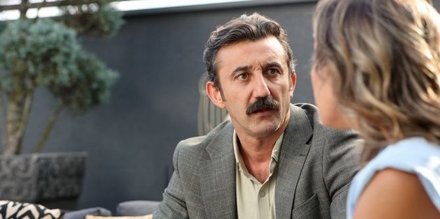 Sandık Kokusu Dizisi Yeni Bölümüyle İzleyicileri Ekrana Kilitledi!Haberin BaşlıklarıSandık Kokusu