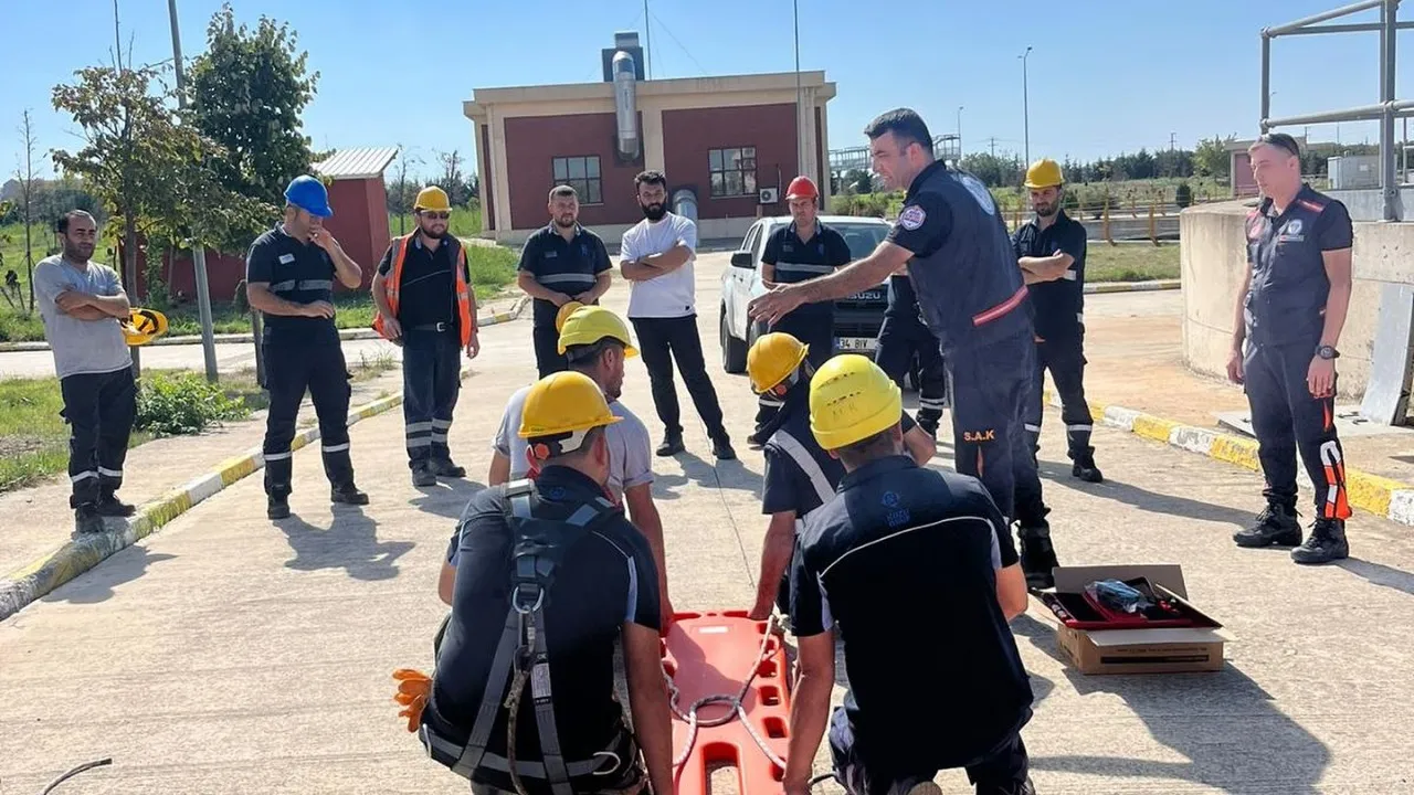 Silivri Arama Kurtarma Ekibi ISKI Personellerine Egitim Programi Duzenledi