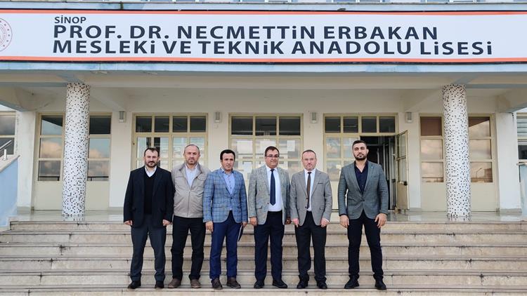 İl Müftüsü, Erbakan Mesleki ve Teknik Anadolu Lisesi’ni Ziyaret Etti