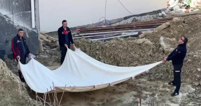 Sinop’ta İnşaat İşçilerinden Maaşını Alamayanlar Çatıya Çıkarak Eylem BaşlattıHaberin BaşlıklarıSinop’ta