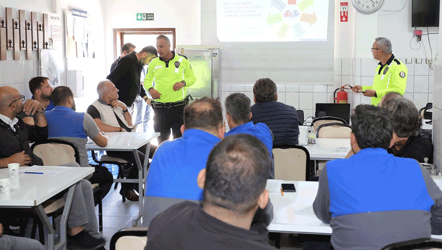 Eskişehir Belediyesi Personeline Yol Güvenliği ve İş Sağlığı Eğitimi Verildi