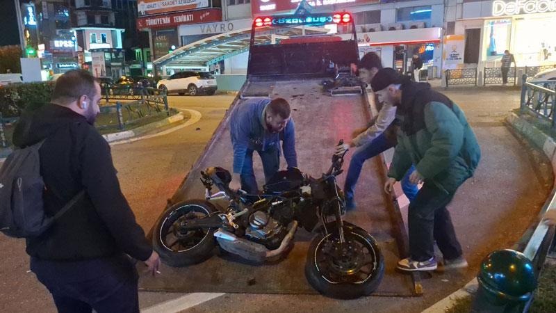 Taksi ile Motosiklet Çarpıştı: 2 Kişi Yaralandı Bursa’nın Osmangazi ilçesinde
