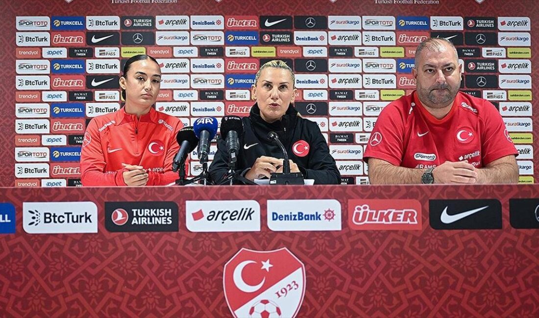 A Ulusal Bayan Futbol Kadrosu Teknik Yöneticisi Kıragası: Bayan futbolu