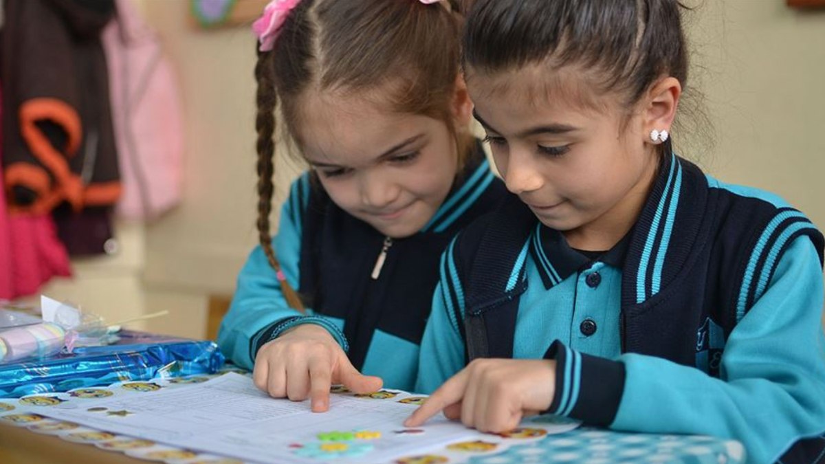 Türkiye'deki Okul Öğrenci Sayısı 18,7 Milyonu Aştı Türkiye'de okullarda eğitim gören öğrenci sayısı 18,7 milyonu geçti