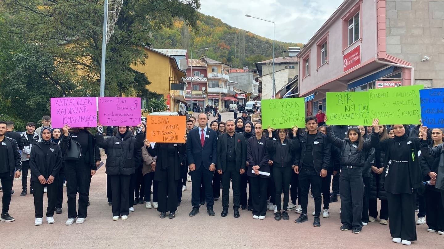 Universite Ogrencileri Kadina Yonelik Siddete Tepki Gosterdi IHA