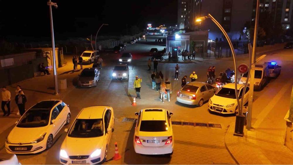 Üniversite öğrencilerinin kaldığı yurt çevrelerinde emniyet denetimleri sıkılaştırılıyorHaberin BaşlıklarıÜniversite öğrencilerinin