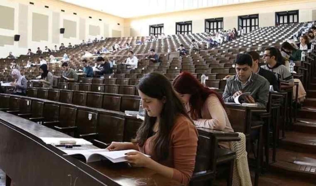 Üniversitelerde Ara Tatil Uygulaması Yok! Öğrenciler Akademik Takvimleri Takip Etmeli
