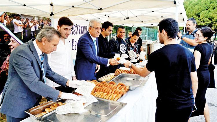 Üniversiteler Yeni Akademik Yıl Heyecanıyla Karşılıyor Anadolu Üniversitesi Yeni yılın