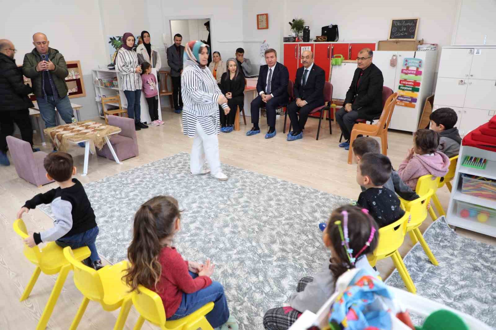 Vali Aydoğdu okul ziyaretlerinde bulundu