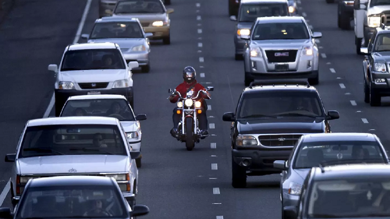 Vatandas Araba Almak Icin Yetmeyen Parayla Motosiklete Yoneliyor