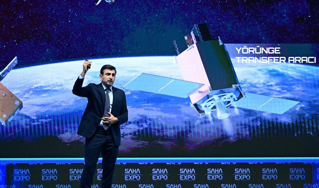 SAHA EXPO Fuarında Selçuk Bayraktar Yapay Zeka ve Uzay Teknolojilerini