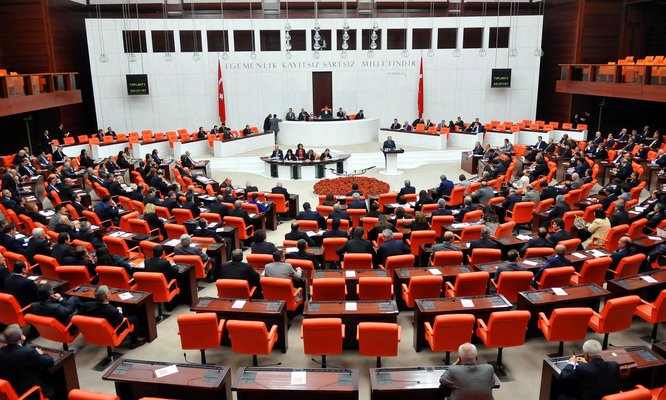 2025 Yılında TBMM’nin Gündemi: Ekonomi, Emekli Maaşı Farkı ve Dijital