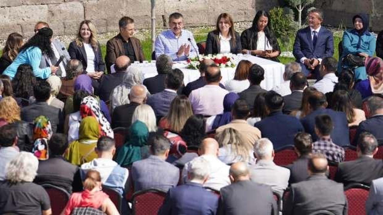 Milli Eğitim Bakanı Kayseri’de Öğretmenlerle Buluştu Öğretmenler Odası Buluşmaları Kayseri’de