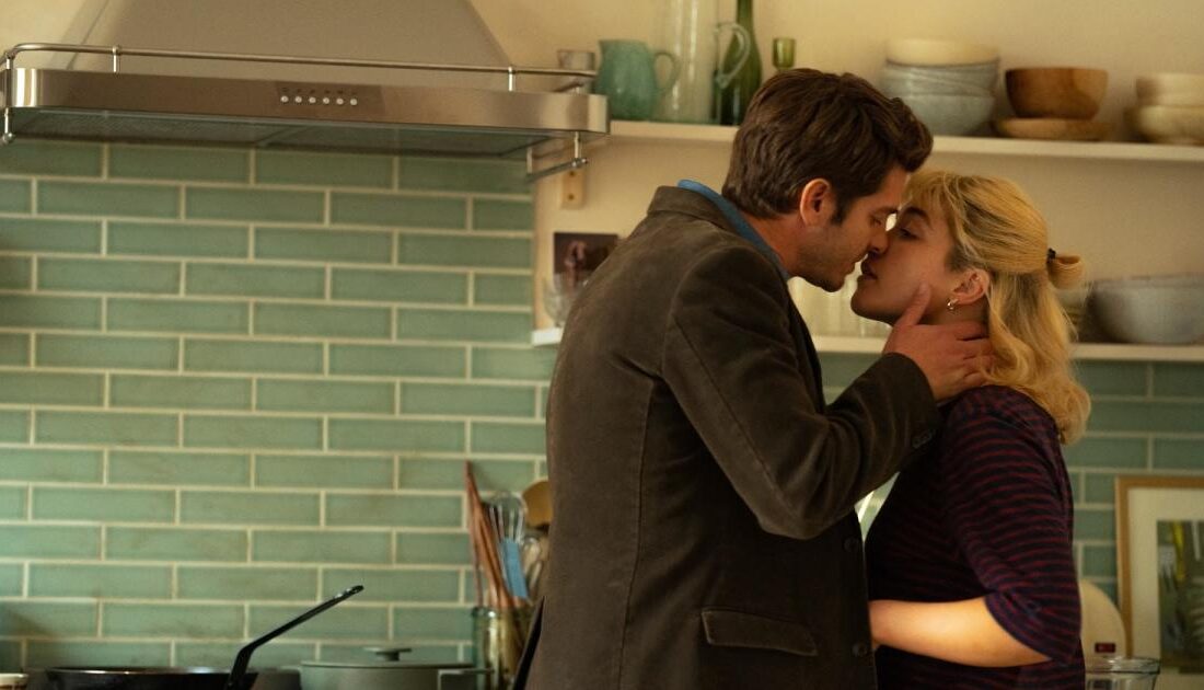 Britanyalı Oyuncular Andrew Garfield ve Florence Pugh, Birbirlerine Duydukları Sevgiyle
