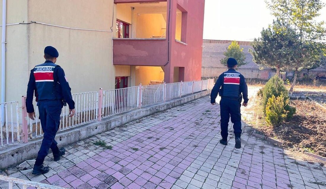 Jandarma Ekipleri Yozgat’ta Okul Güvenliği DenetimindeHaberin BaşlıklarıJandarma Ekipleri Yozgat’ta Okul