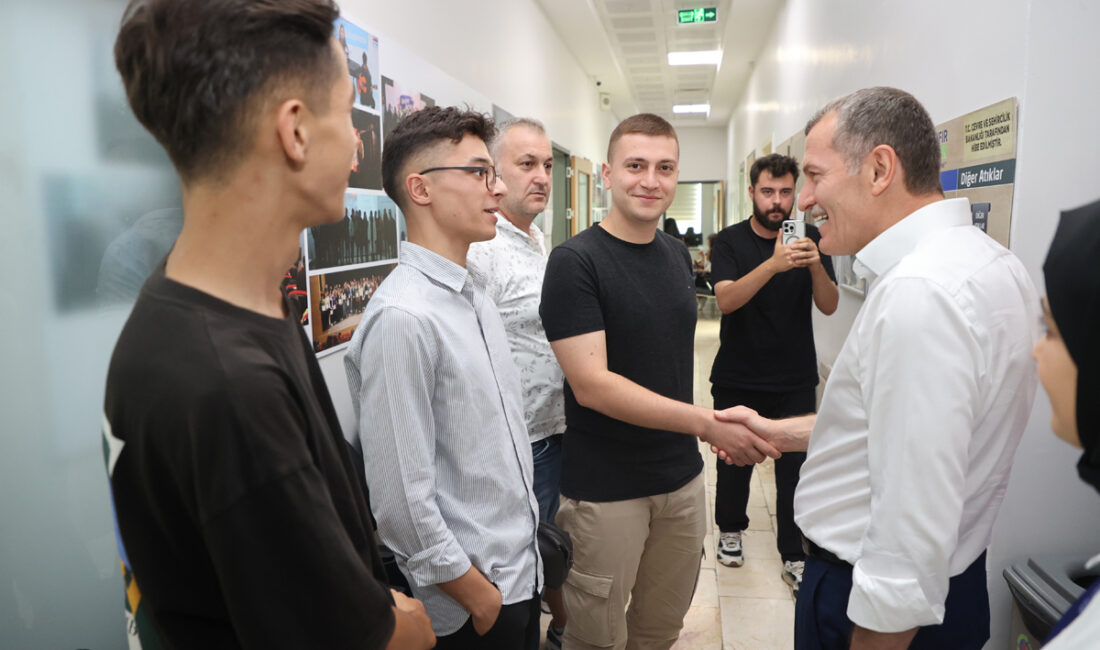 Zeytinburnu Gençlik Merkezi (ZEYGEM) Tercih Danışmanlığı Hizmetiyle 342 Öğrenci Hayalindeki