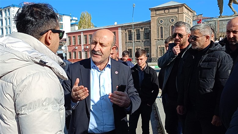 Okul Servisi İşletmecileri Kars’ta Protesto Düzenledi Servis İşletmecileri Tepkili Kars’ta