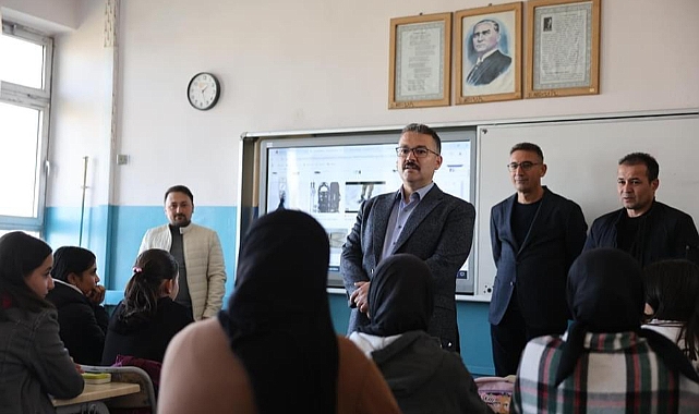 Vali Turan, Gençlerin Eğitimdeki Başarısını Övdü Vali Turan, Gençlerin Geleceğe