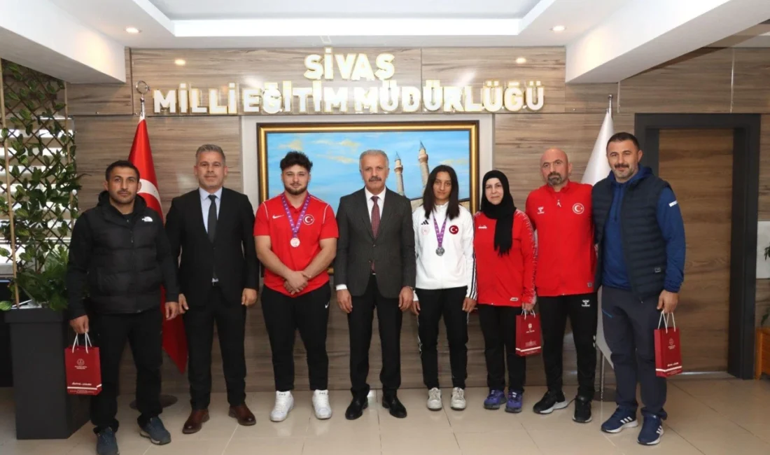 Ahmet Ayık Spor Lisesi Öğrencileri İl Milli Eğitim Müdürü’nü Ziyaret