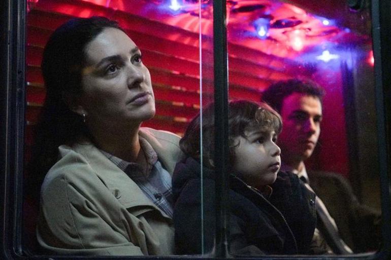 Bergüzar Korel, Annem Ankara'nın Başrol Oyuncusu Olarak Konuştu! 'Hiçbir Detayı Konuşmadan ‘Evet’ Dedim' - Magazin Haberleri Annem Ankaranın başrol oyuncusu Bergüzar Korel