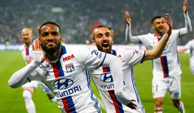 Olympique Lyon Mali Krizde: Küme Düşme Tehlikesi ve Transfer YasağıHaberin