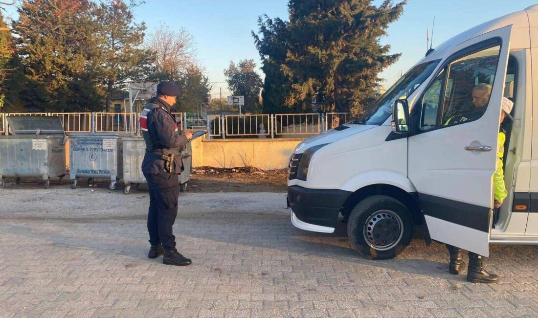 Jandarma Ekipleri Edirne’de Okul Servis Araçlarını DenetlediHaberin BaşlıklarıJandarma Ekipleri Edirne’de