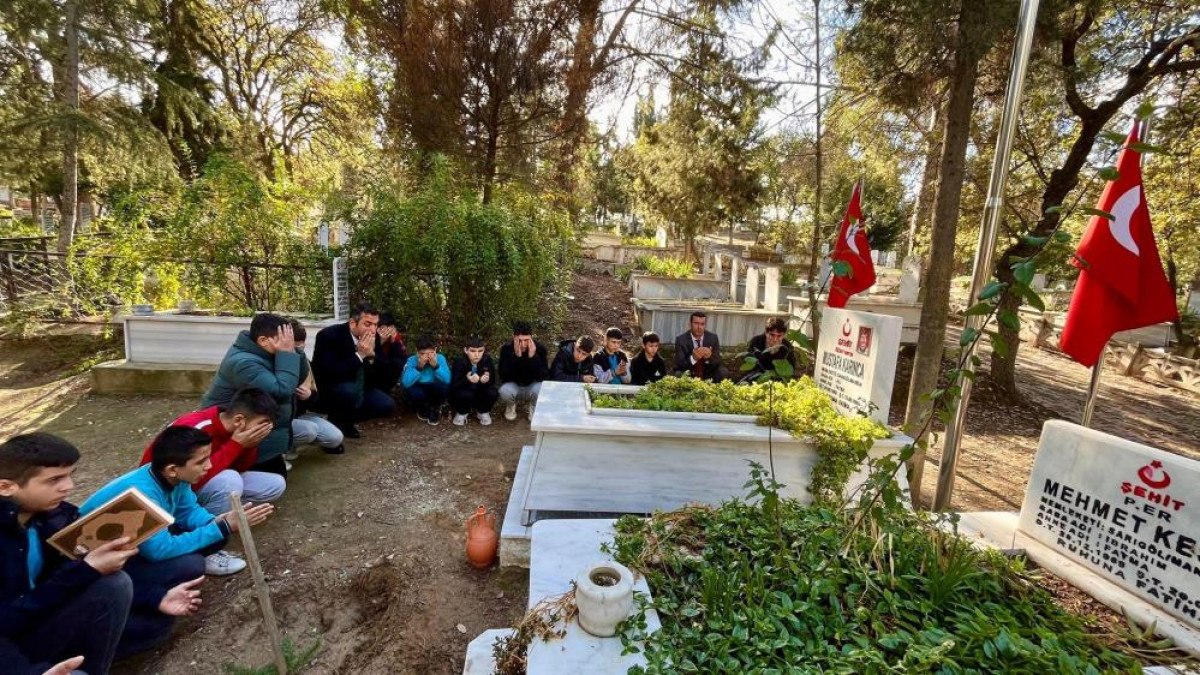1732295320 119 Sehit Ogretmen Mustafa Karinca Turkiyenin dort bir yaninda anildi