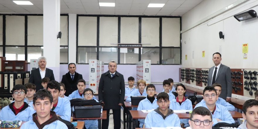 Bozüyük Kaymakamı Adem Öztürk Okul Ziyaretlerine Devam Ediyor Bozüyük Mesleki