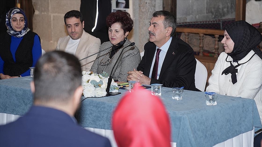 Milli Eğitim Bakanı Yusuf Tekin 300 Bin Öğretmene Unvan Müjdesi