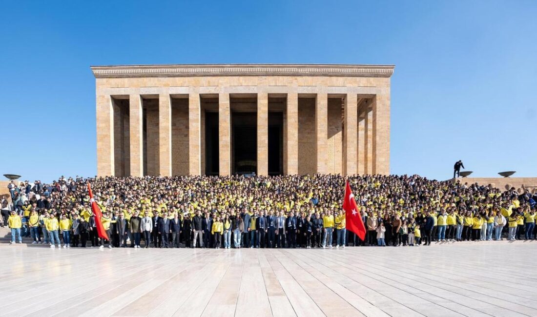 Gençler, Anıtkabir’de Atatürk’ü Andı 4 Bin 500 Genç, Ata’nın Huzurunda