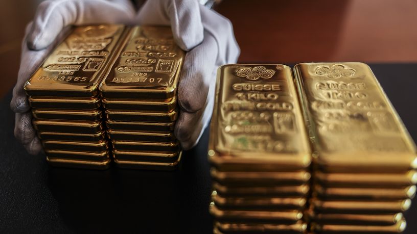 Altın Fiyatları Hafif Düşüş Gösterdi, Değerli Metal Yükselişini Sürdürebilir Altın
