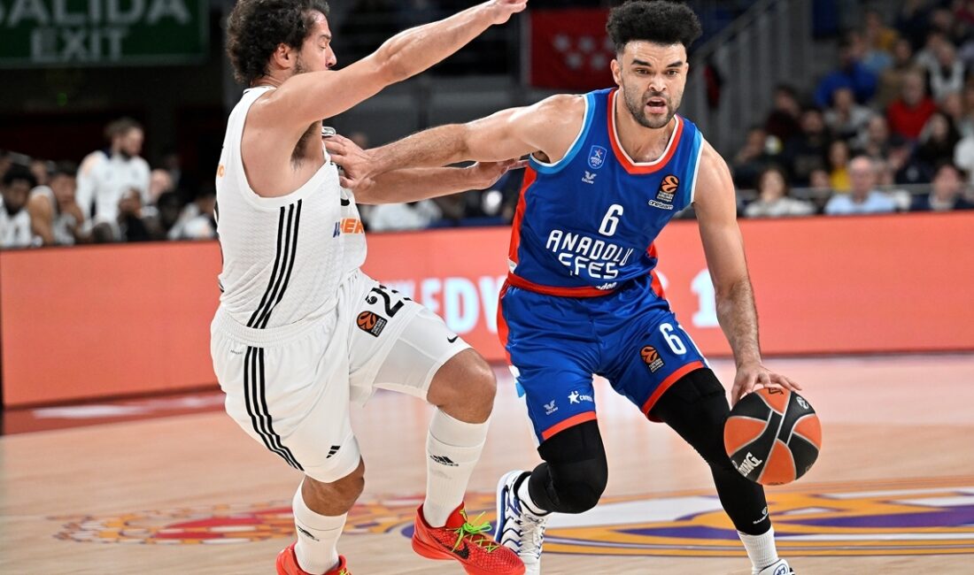 Anadolu Efes, Real Madrid’i Deplasmanda Yendi Anadolu Efes 6. Galibiyetini