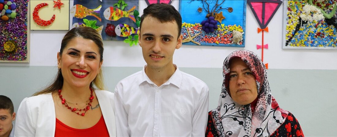 Zihinsel Engelli Mehmet Ali Demirel üniversite Eğitimini HedefliyorHaberin BaşlıklarıZihinsel Engelli
