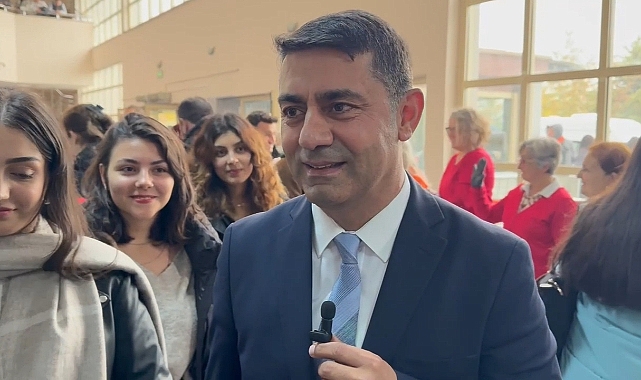 Çanakkale’nin 101 Annesi Öğrencilerle BuluştuHaberin BaşlıklarıÇanakkale’nin 101 Annesi Öğrencilerle BuluştuÇanakkale