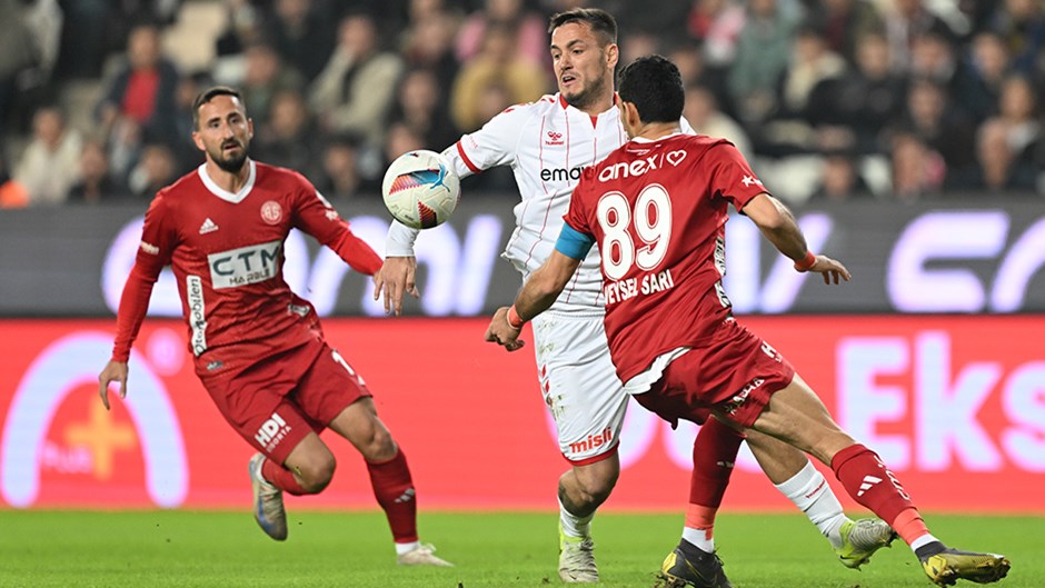 Trendyol Süper Lig 14. Hafta Açılış Maçı: Onvo Antalyaspor 2-1