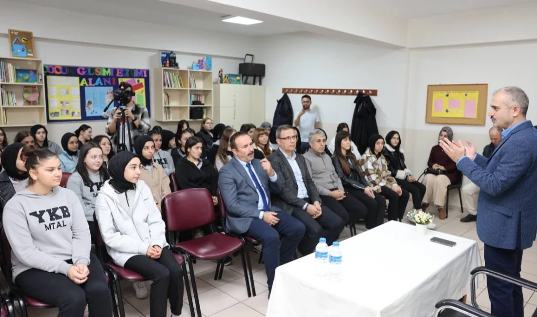 Çayırova Belediye Başkanı Bünyamin Çiftçi Gençlerle Bir Araya Geldi MEB’den