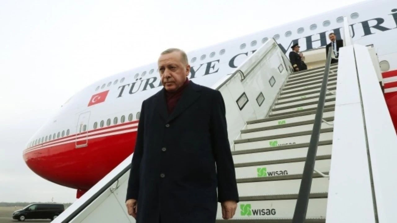 Cumhurbaşkanı Erdoğan ve Heyeti Macaristan’a Varışını Kutladı Erdoğan ve Heyet,