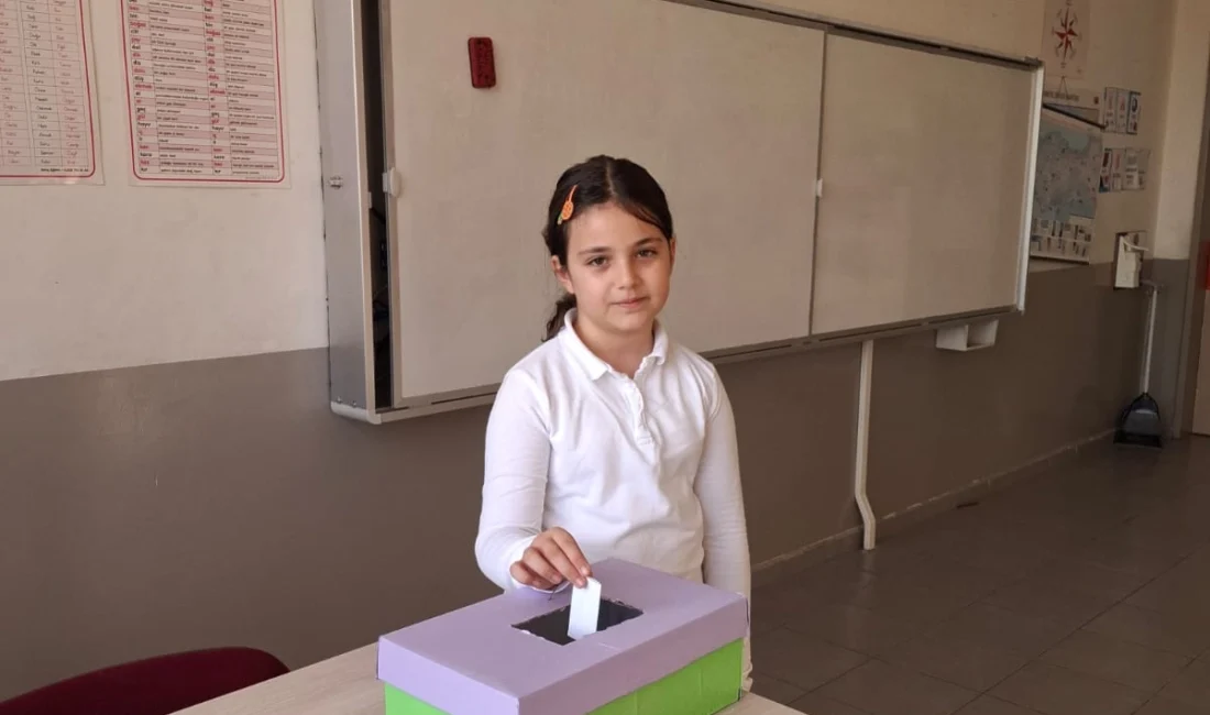 Cumhurbaşkanı Erdoğan’ı Okula Davet Eden Öğrenci Beril Küçükkaya, Sınıf Başkanlığına