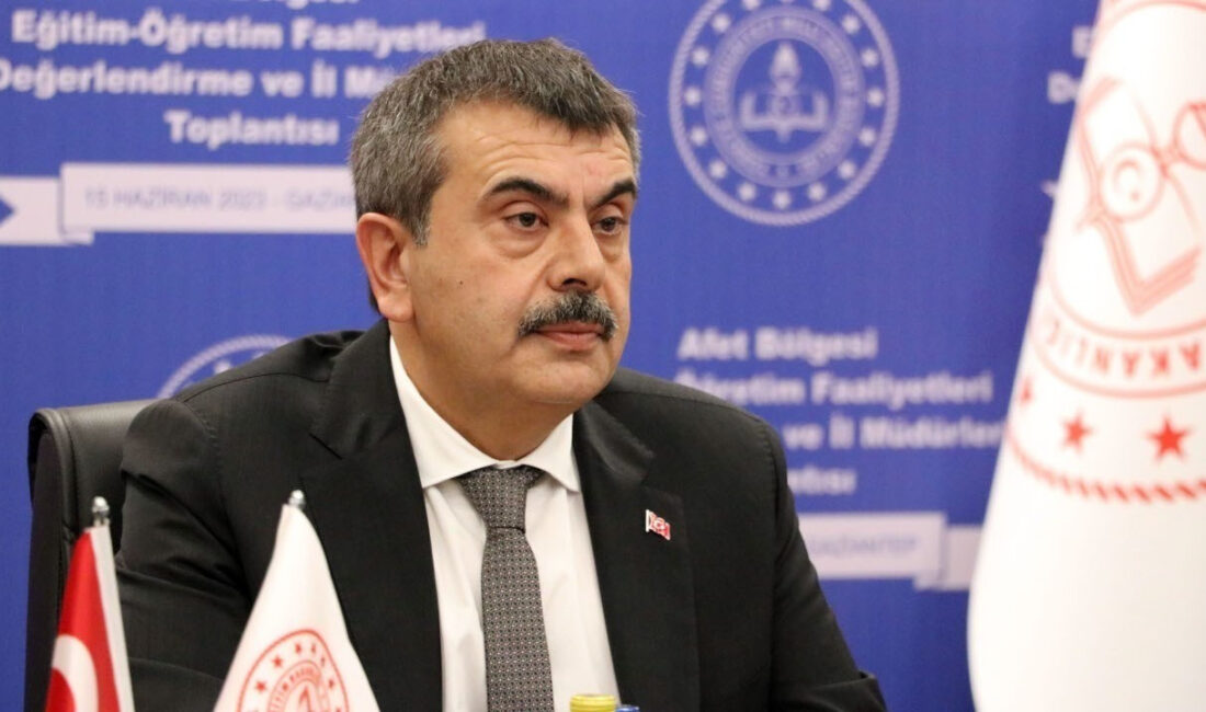 CHP Heyeti, Milli Eğitim Bakanı Tekin Hakkında Suç Duyurusunda BulunduHaberin