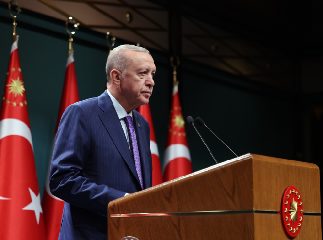 Cumhurbaşkanı Erdoğan’dan Öğretmenler Günü Mesajı: “Bilgiyi Hikmetle Yoğurup Kalpleri Terbiye